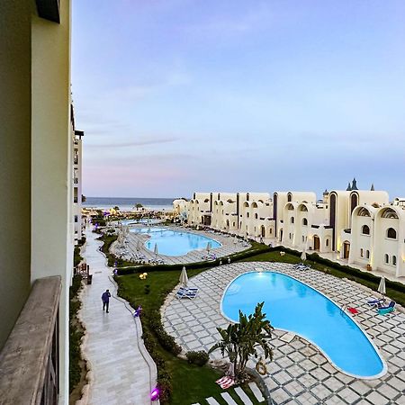 Luxury Beachfront Studio- Foreign Nationals Only Hurghada Eksteriør bilde