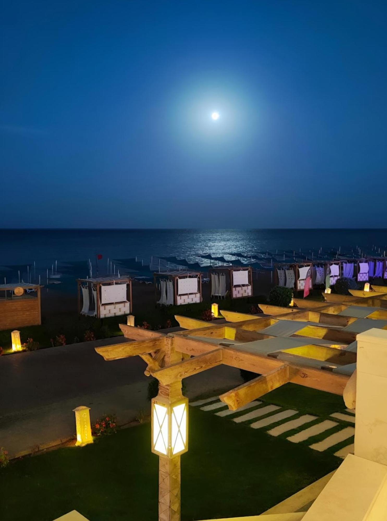 Luxury Beachfront Studio- Foreign Nationals Only Hurghada Eksteriør bilde