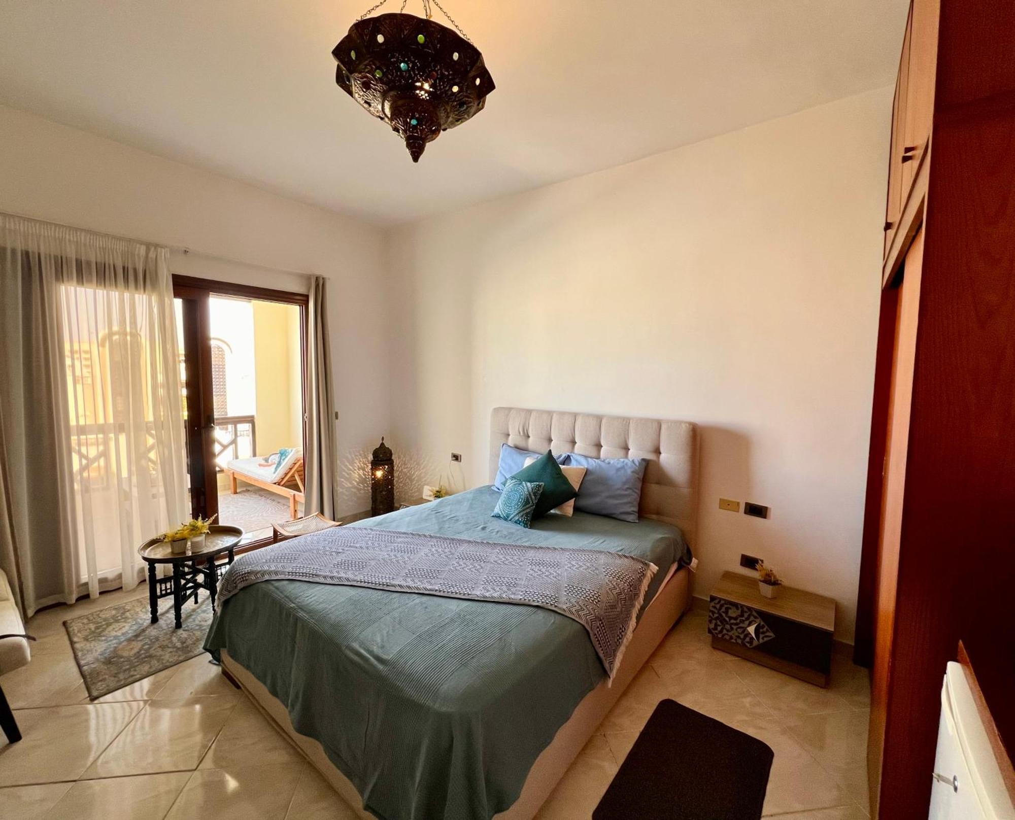 Luxury Beachfront Studio- Foreign Nationals Only Hurghada Eksteriør bilde